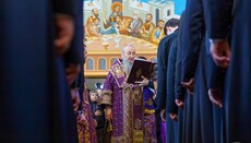 Ο Μακαριώτατος τέλεσε κουρά σε αναγνώστες των φοιτητών της 4ης τάξης της ΚΔΑκαιΣ