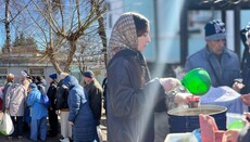 Епархии УПЦ передали продукты и подарки детям и людям с инвалидностью