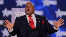 «Πνευματικός» του Τραμπ: Ο πόλεμος με το Ιράν - πνευματικό καθήκον του προέδρου