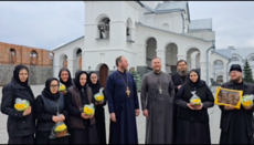 Священники УПЦ передали помощь прифронтовым монастырям и приходам