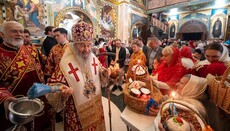 Блаженнейший возглавил ночную пасхальную службу в Агапитском храме Лавры