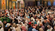 Thousands of faithful gather at Pochaiv Lavra for feast of St Amphilochius