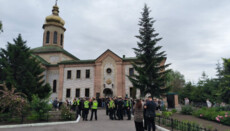 Supporters of the OCU are conducting a seizure of the Trinity Cathedral in Kremenchuk