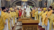 Prayer service held in Chernivtsi cathedral on anniversary of failed seizure