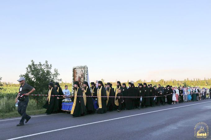 В Донецкой области прошел первый день Крестного хода-2016