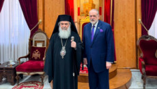Ο Πατριάρχης Θεόφιλος μίλησε στον πρεσβευτή των ΗΠΑ για τη διαμεσολάβηση μεταξύ Ρωσίας και Ουκρανίας