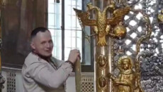 Активист потребовал заменить «московских» орлов в Софии Киевской на тризуб