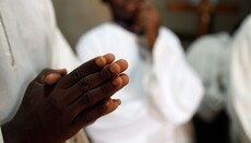 В Нигерии неизвестные зарубили мачете католического священника