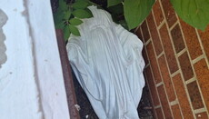 Vandal destroys statue of the Mother of God with a hammer in a New York Catholic church