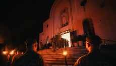 «Азов» привез на бронеавто останки Коновальца в киевский собор УГКЦ