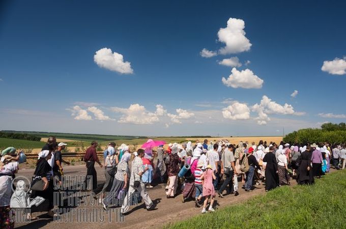 Всеукраинский крестный ход. 3-4 июля. Святогорск-Изюм. Фотограф Иван Наконечный