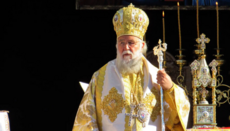 Η ΟΕΚ κάλεσε τους προσκυνητές της να επικρίνουν τον Μητροπολίτη Κερκύρας