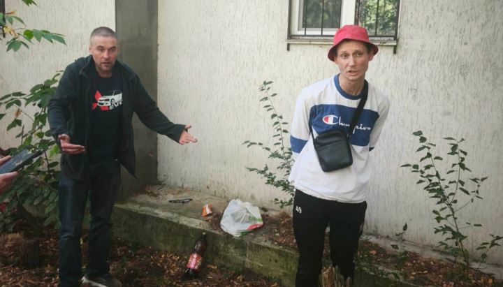 Учасники скандалу біля захопленого храму УПЦ у Биківні. Фото: Фейсбук Горобцова