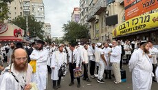 Στο Ουμάν, οι χασιδικοί προσκυνητές άφησαν βουνά σκουπιδιών μετά το Ρος Χασανά