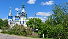 В Старой Чертории сторонники ПЦУ пытались проникнуть в храм УПЦ