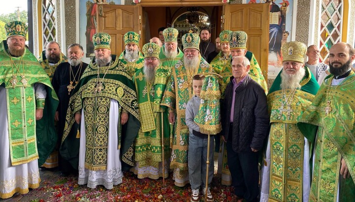 В Тисовце отметили юбилей освящения храма. Фото: Фейсбук верующих Черновицкой епархии