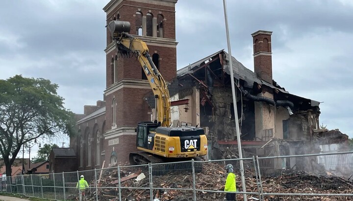 Снос католического храма в Розуилле. Фото: Macomb Daily