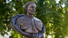 Кабмін підтримав ідею Зеленського поставити пам'ятник Мазепі замість Леніна