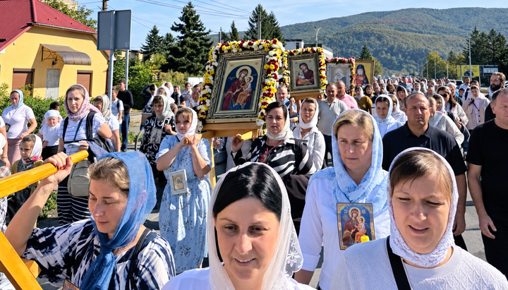 Крестный ход в монастырь в Сельцо. Фото: Мукачевская епархия