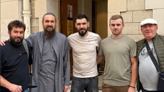 Ουκρανοί βοηθούν στην αποκατάσταση ορθόδοξου ναού στο Παρίσι. Φωτογραφία: κανάλι στο Telegram «Первый Казацкий»