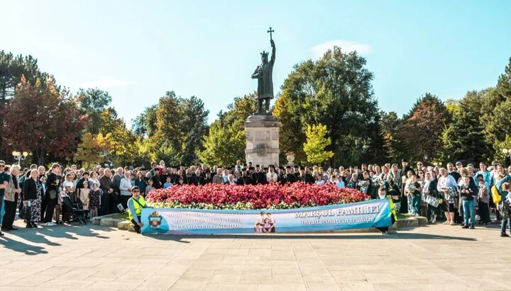 Марш в защиту семьи в Кишиневе. Фото: Basilica.ro