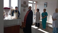 В Ужгороде священники УПЦ освятили отделения кардиологического центра