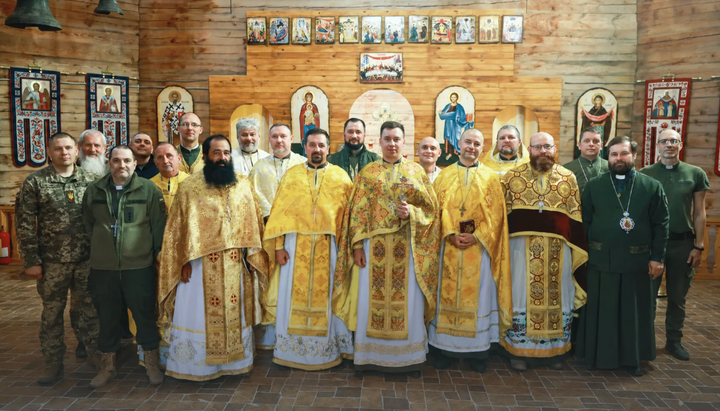 На Хортиці капелани провели екуменічний молебень. Фото: Запорізька міська рада