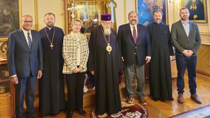 Митрополит Савва с членами благотворительной организации IOCC. Фото: orthodox.pl