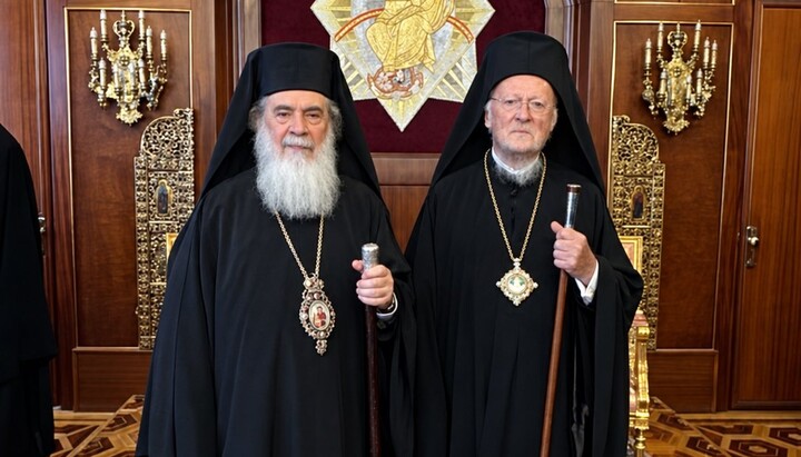 Ο Πατριάρχης Θεόφιλος και ο Πατριάρχης Βαρθολομαίος. Φωτογραφία: Γραφείο Τύπου της Εκκλησίας των Ιεροσολύμων