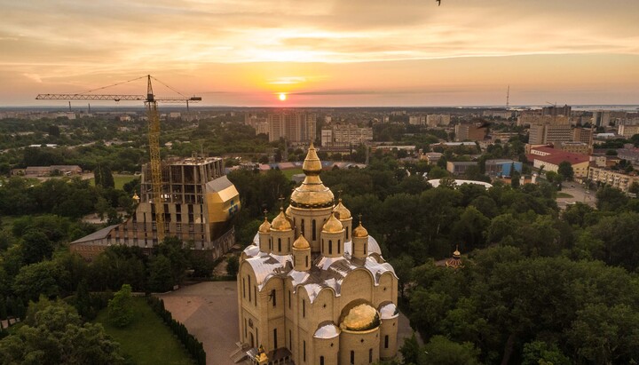 Архангело-Михайловский кафедральный собор в Черкассах. Фото: find-way.com.ua
