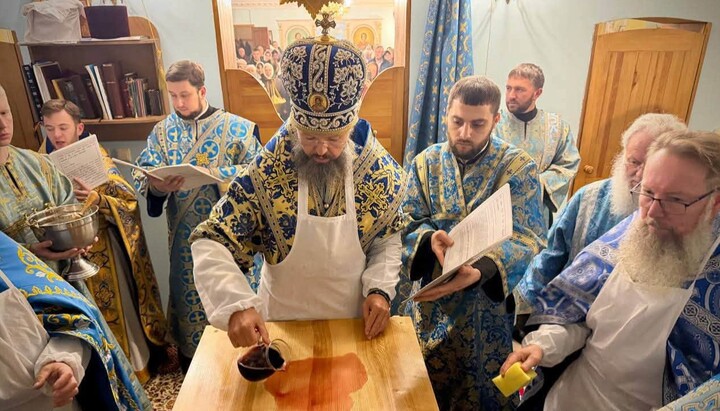 Ο Μητροπολίτης Νικόδημος καθαγίασε τον κάτω ναό στο Κορόστεν. Φωτογραφία: Facebook του Μητροπολίτη Νικοδήμου