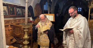 Патріарх Феофіл під час панахиди за жертвами теракту в Йорданії. Фото: Єрусалимський Патріархат