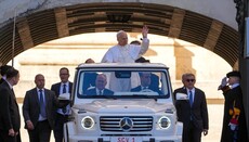 В Ватикане открыли выставку к 100-летию папамобиля