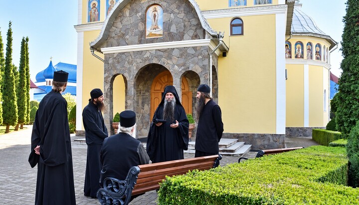 Ченці німецького православного монастиря Святої Трійці з монахами Банченського монастиря. Фото: СПЖ