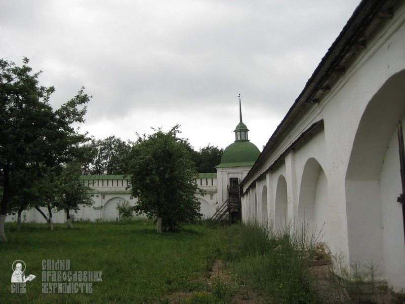 Спасо-Преображенский монастырь в городе Новгород-Северский (XI век) фото 7