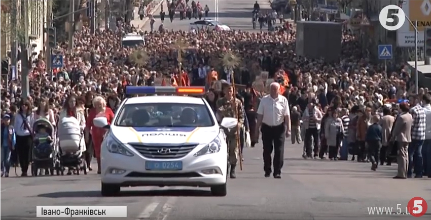 «Молебень проти агресора» не викликав ентузіазму у більшості регіонів України фото 1