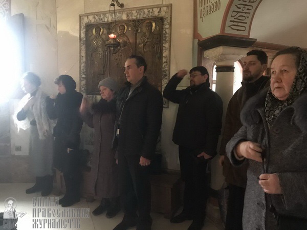 Молебень біля Десятинного монастиря та акція радикалів – як це було фото 21