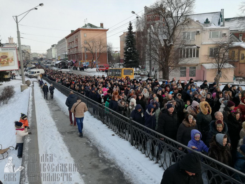 С молитвой о мире: как православные отпраздновали Торжество Православия фото 5