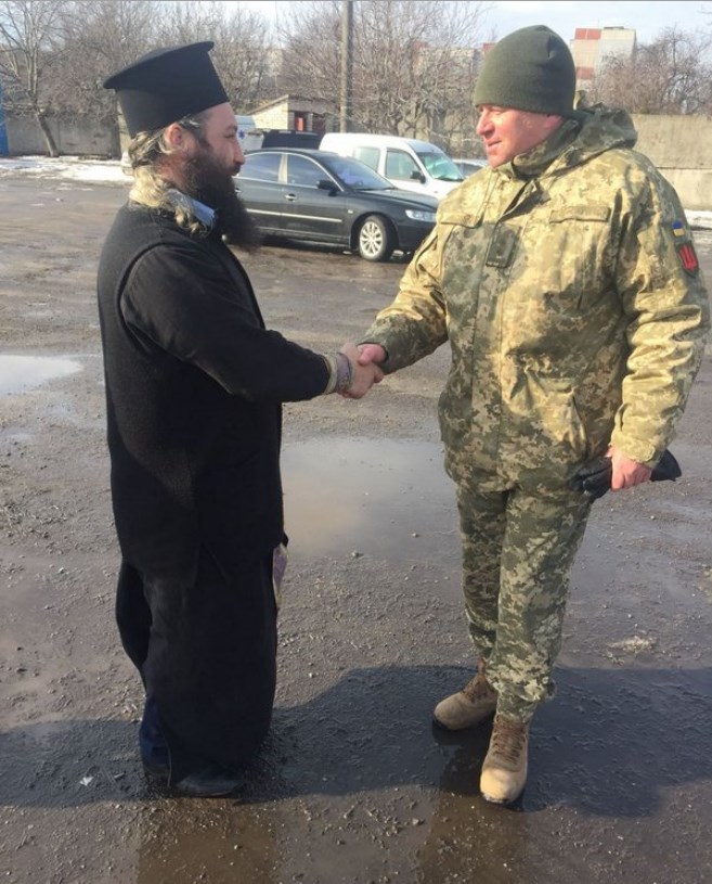 В Білій Церкві священик УПЦ благословив воїнів на проходження служби фото 1