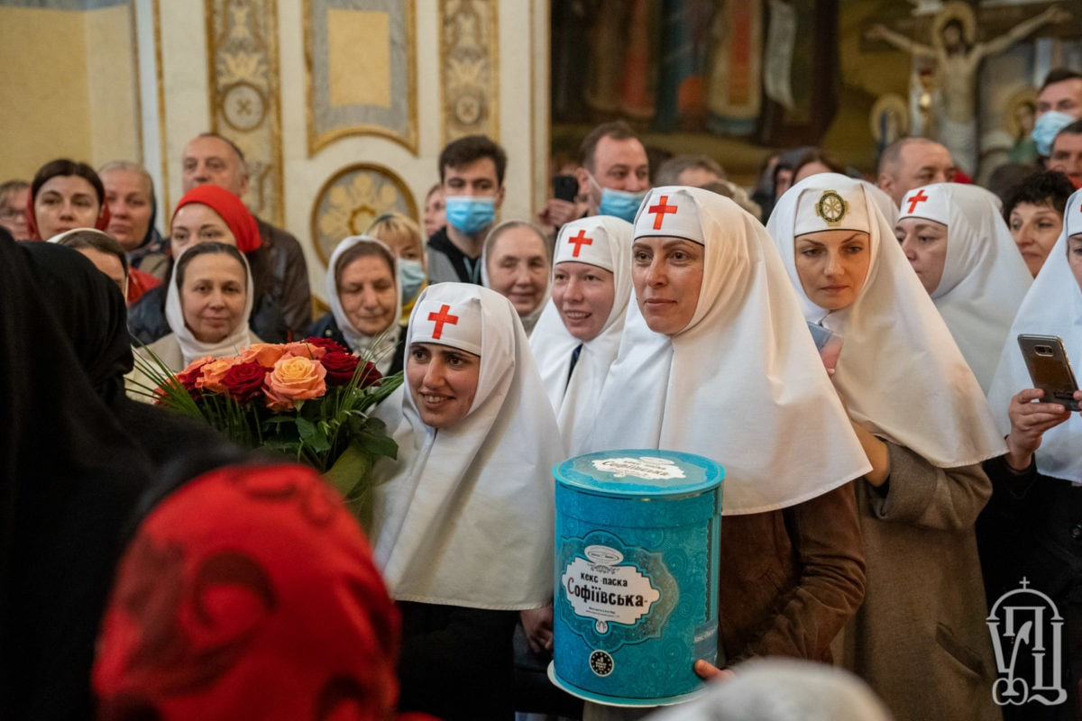 Паства УПЦ поздравила Блаженнейшего Митрополита Онуфрия с Пасхой Христовой фото 3