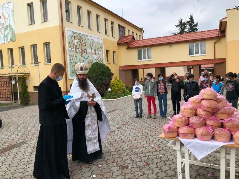 К светлому празднику Пасхи в епархиях УПЦ провели благотворительные акции фото 1