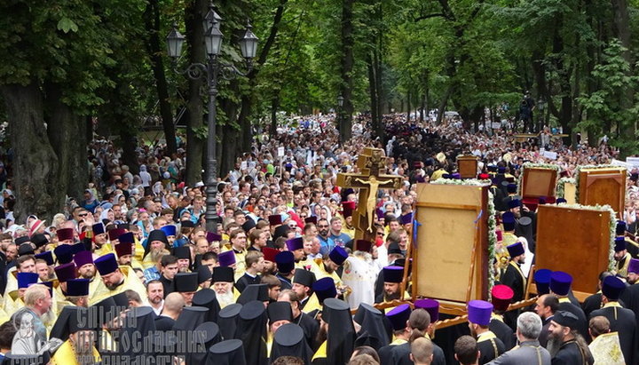 Cross Procession and Way of the Cross фото 3