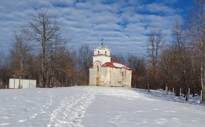 В Боснії осквернили храм СПЦ, розташований поруч із табором мігрантів фото 1