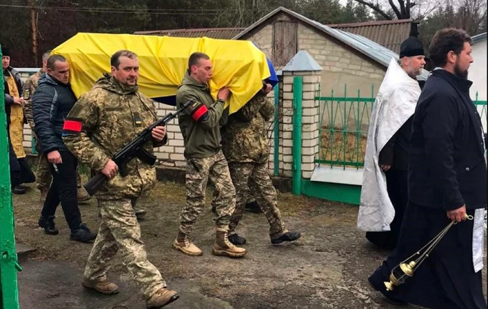 В Полтавской и Сарненской епархиях УПЦ отпели воинов фото 2