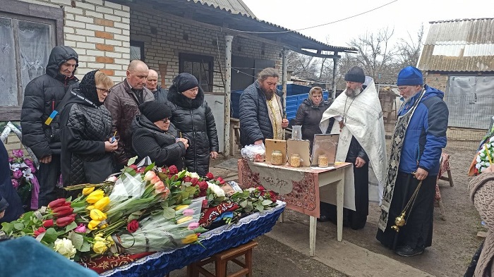 У Полтавській та Кіровоградській єпархіях УПЦ відспівали воїнів фото 1