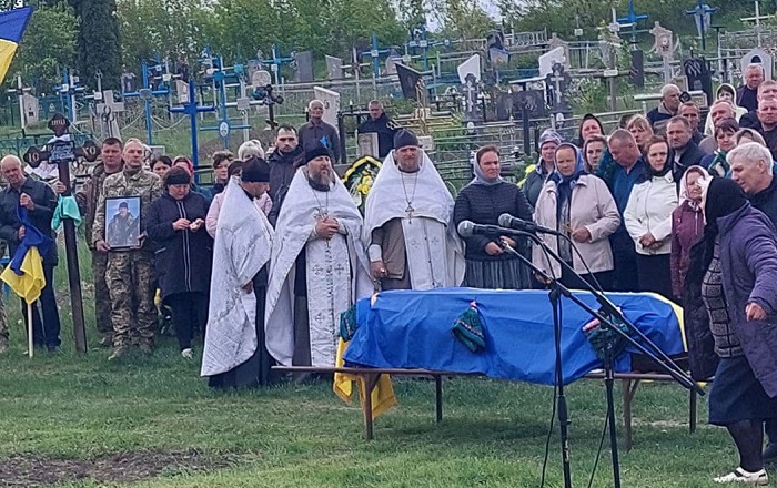 У п'яти єпархіях УПЦ попрощалися із загиблими воїнами фото 6