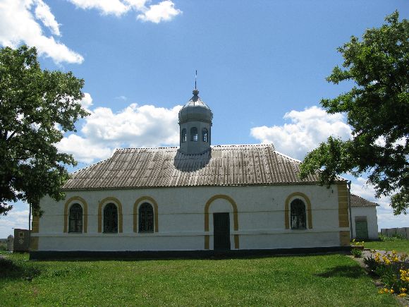 Авіабомба РФ зруйнувала Миколаївський храм УПЦ у Кізомисі фото 1