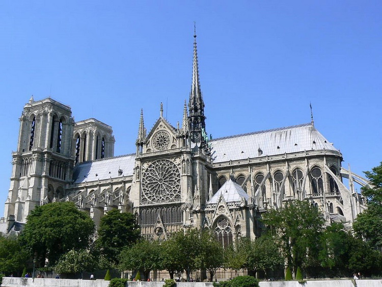 Why did the Notre Dame Cathedral burn down? фото 1