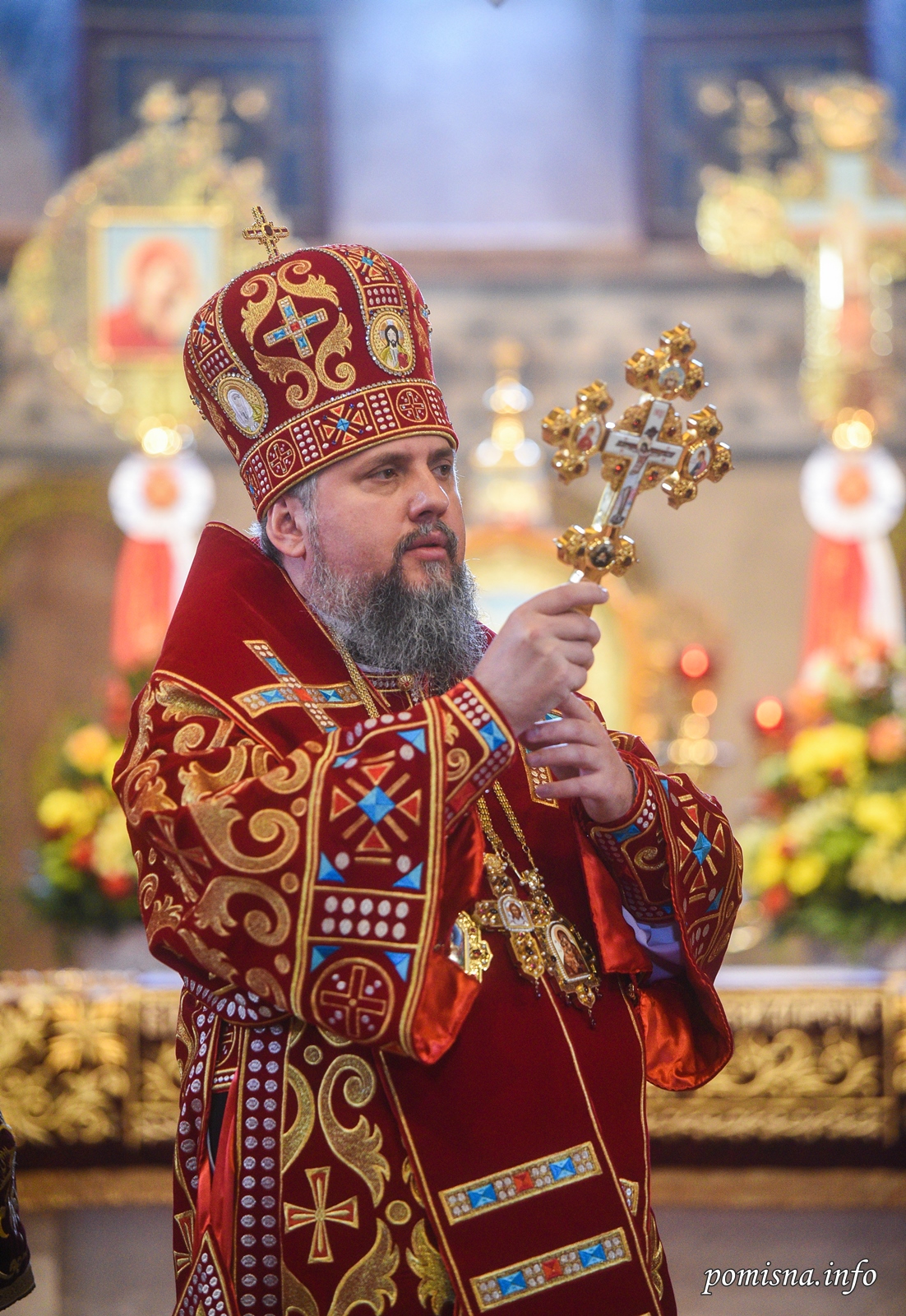 Network notes the identity of Patriarch Kirill’s and Dumenko’s vestments фото 2