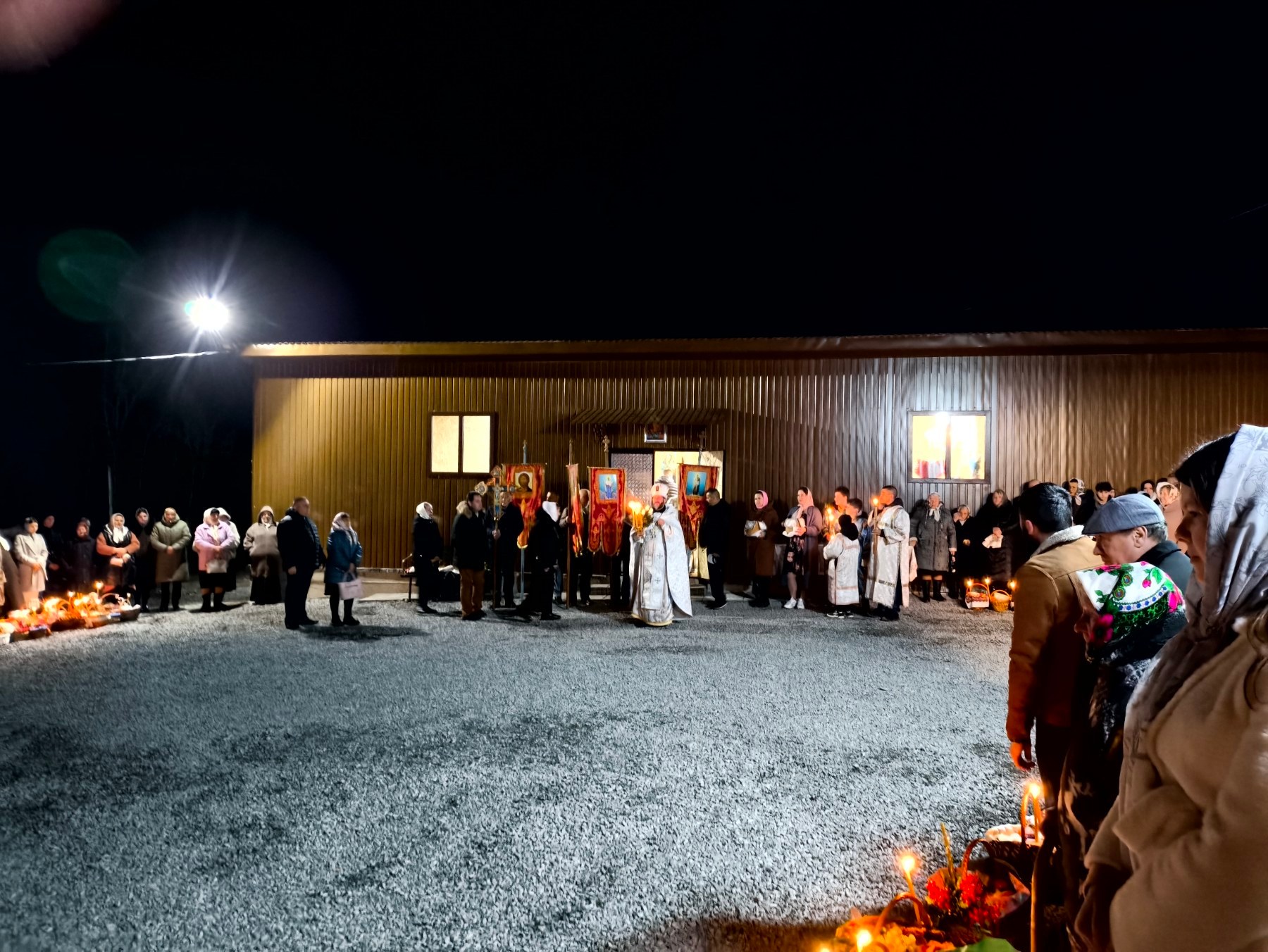 Chernivtsi Eparchy shows how persecuted UOC parishes celebrate Easter - photo 1